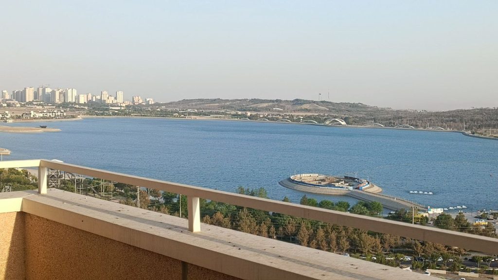آپارتمان ۳ خوابه ۲۰۵ متری در برج لوکس لبخند ۲ میدان دریاچه چیتگر
